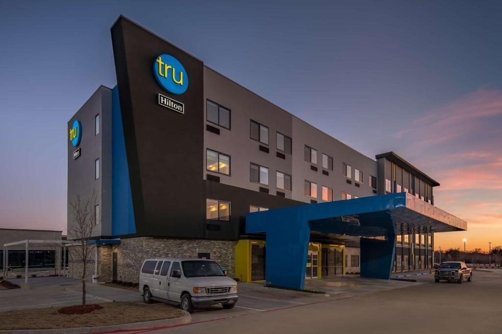 Picture of Tru by Hilton Garland Richardson