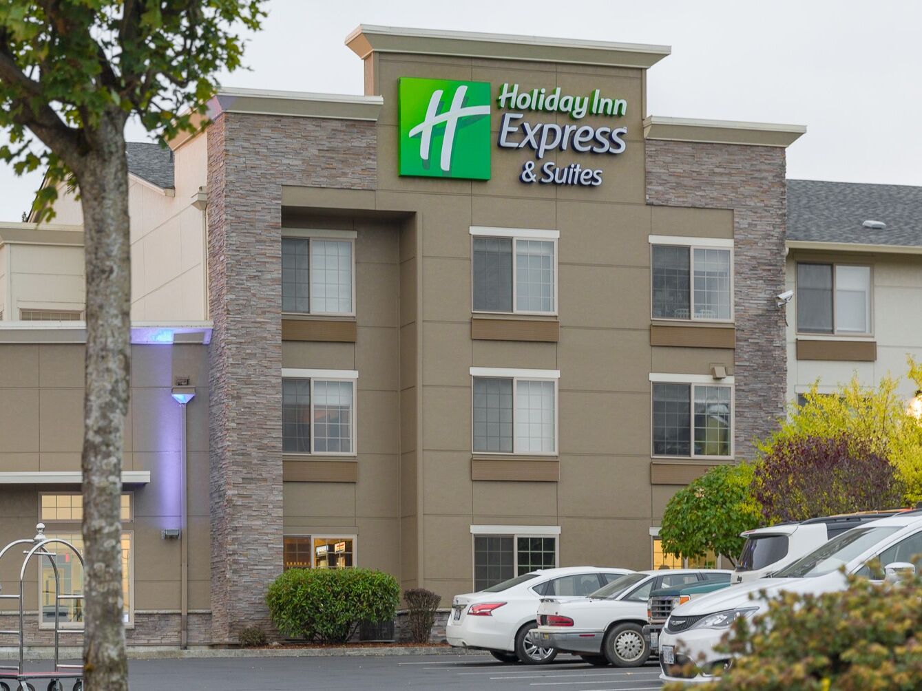 Picture of Holiday Inn Express & Suites Hood River, an IHG Hotel