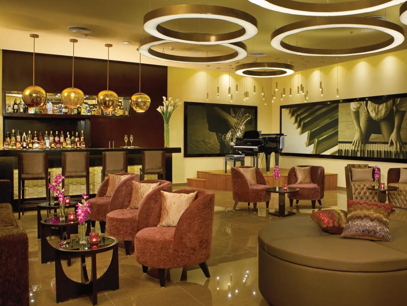 Picture of 🎹 Piano Bar Lounge – Elegant Cocktails & Wine 🍷