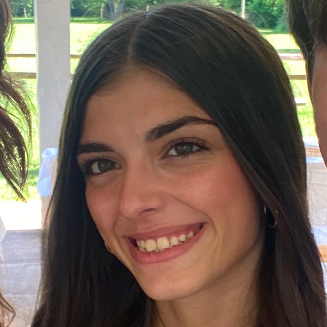 Adriana Hoeflinger