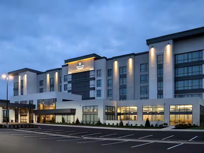 Picture of Embassy Suites by Hilton Bowling Green