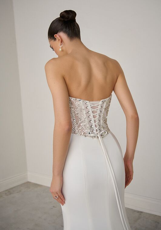 Justin Alexander Signature Gildara Fit-and-Flare Wedding Dress - 6