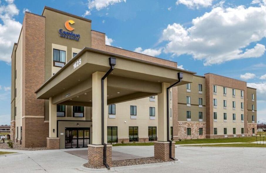 Picture of Comfort Inn & Suites West Des Moines