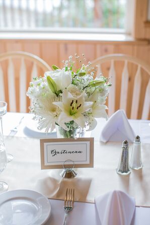 White Lily, Spider Mum, Baby’s Breath Centerpieces