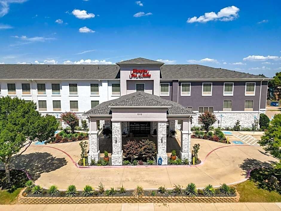 Picture of Hampton Inn & Suites Denton