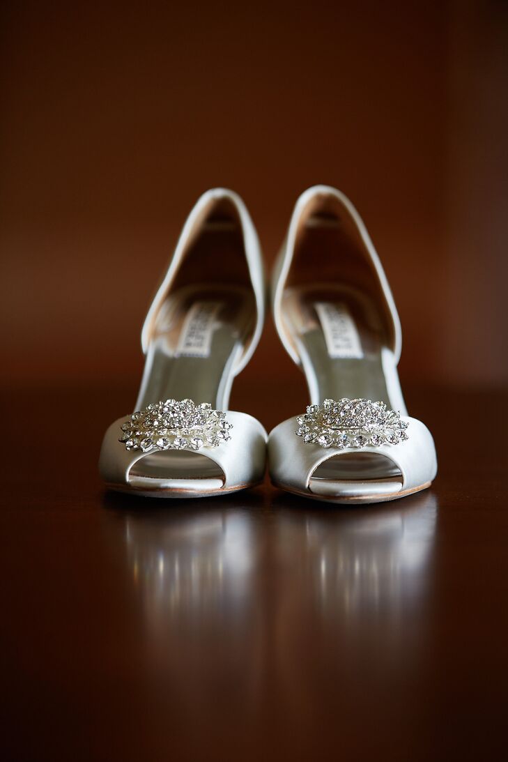 Badgley Mischka White Peep-Toe Heels