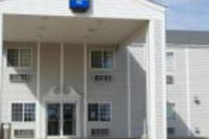 Picture of Brady Hotel