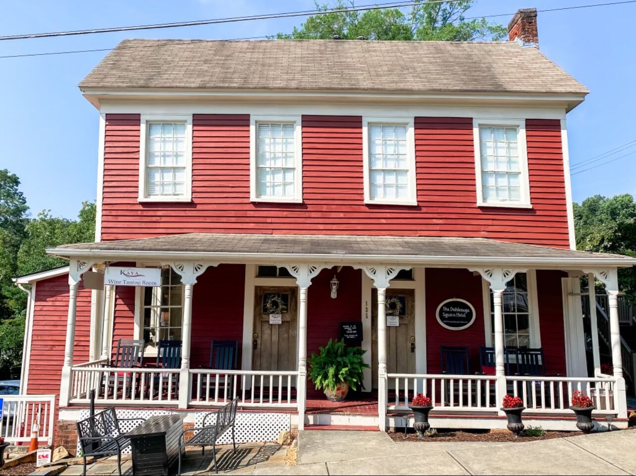 Picture of The Dahlonega Square Hotel & Villas