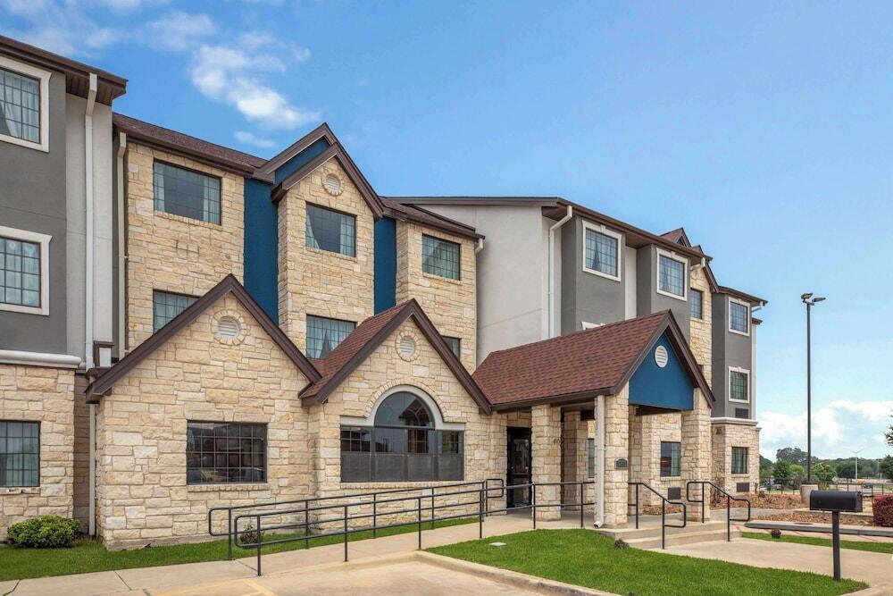Picture of Microtel Inn & Suites by Wyndham Buda Austin South