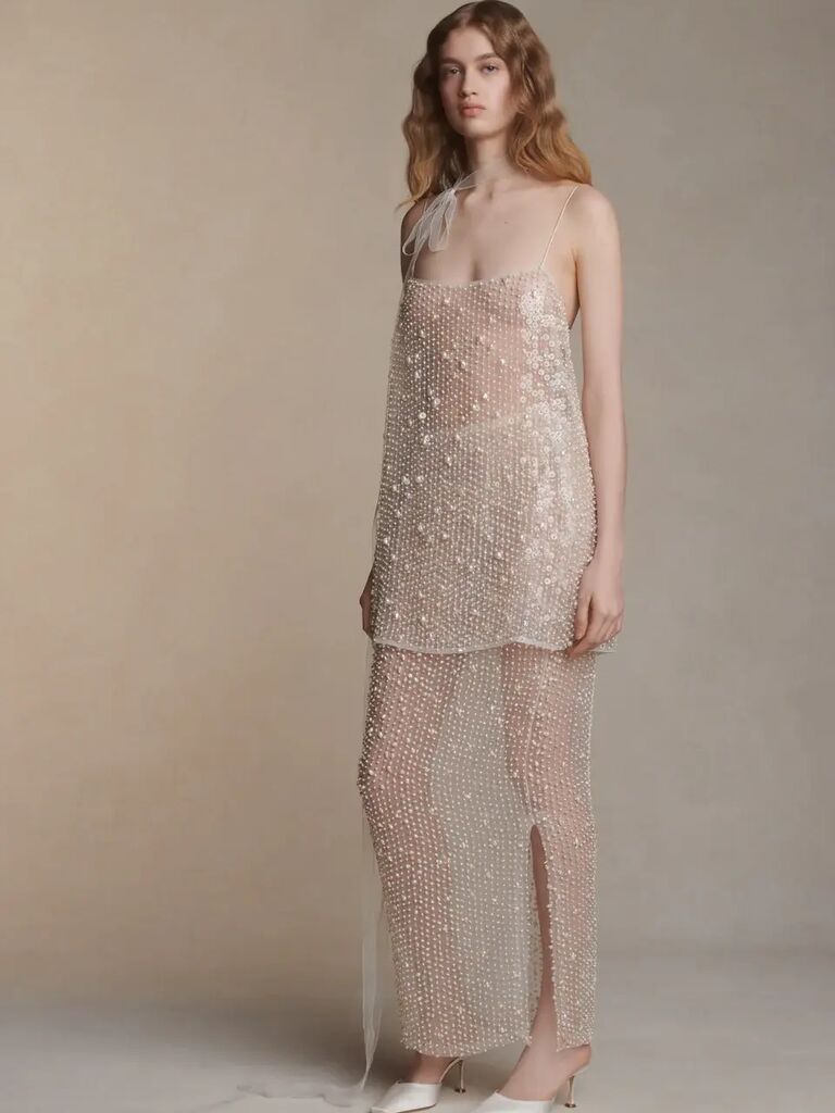 Flapper-style wedding dress, fashion trends 2024