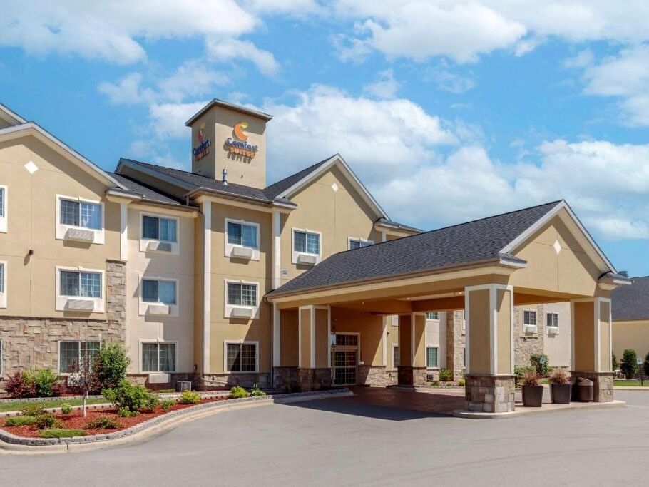 Picture of Comfort Suites Johnson Creek Conference Center
