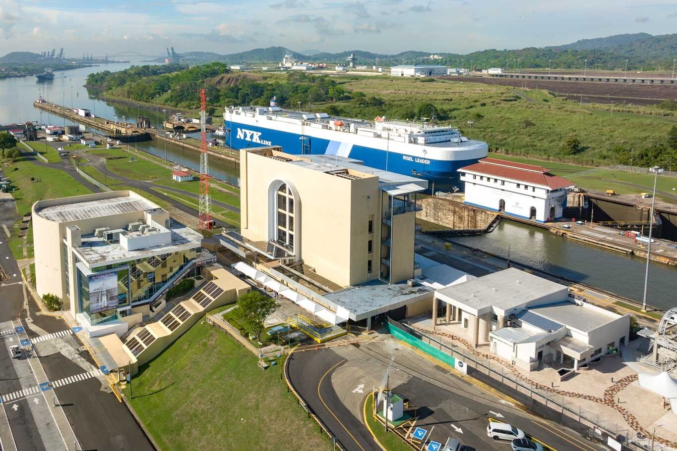 Picture of Miraflores Visitor's Center