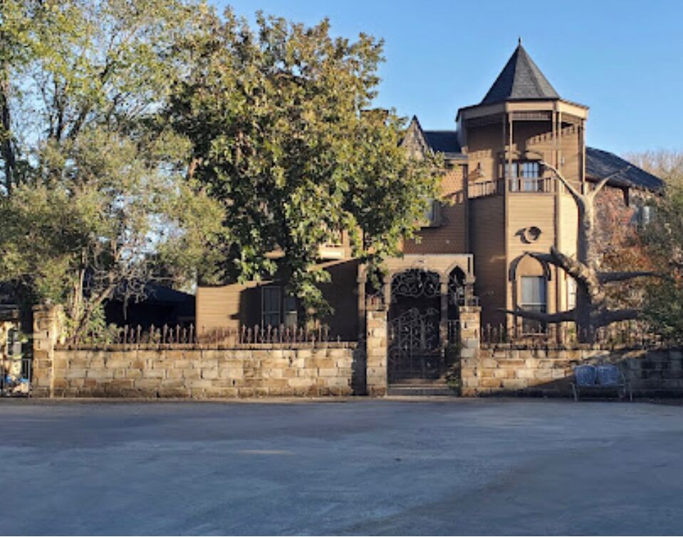 Picture of Munster Mansion
