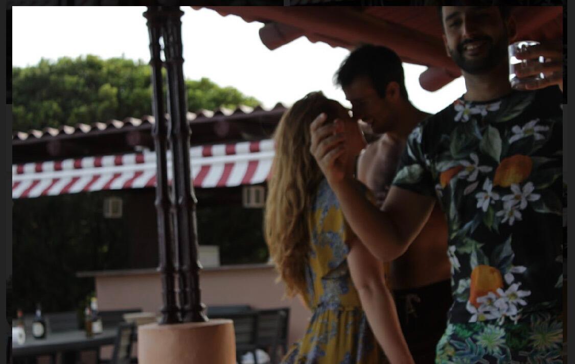 Being together quickly felt like where we were meant to be. Our holiday went so well that we made it official. - 
Être ensemble est bientôt devenu une évidence, et les vacances se sont tellement bien passées que nous avons officialisé notre relation
