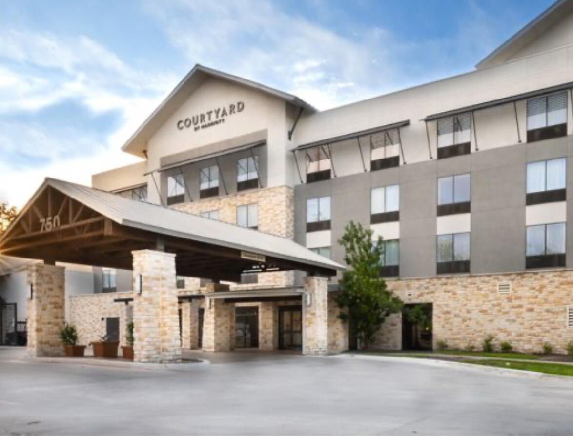 Picture of Courtyard New Braunfels River Village