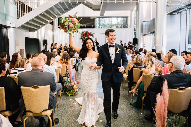 As pop culture enthusiasts, Allyson	Balansay and Stephen Culpepper drew wedding inspiration from the 2016 film <i>La La Land</i>. "Just as the movie o