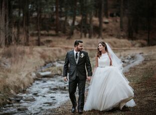 When Alexa Harper (27 and a content strategist) and Matthew Ferris (31 and a field engineer) decided to marry, the date they chose—New Year’s Eve—was 