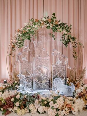 Pet-Themed Carved Ice Sculpture