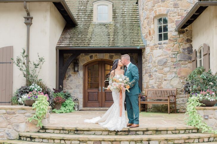 Couple Shares Kiss During First Look at Maryland Private Estate