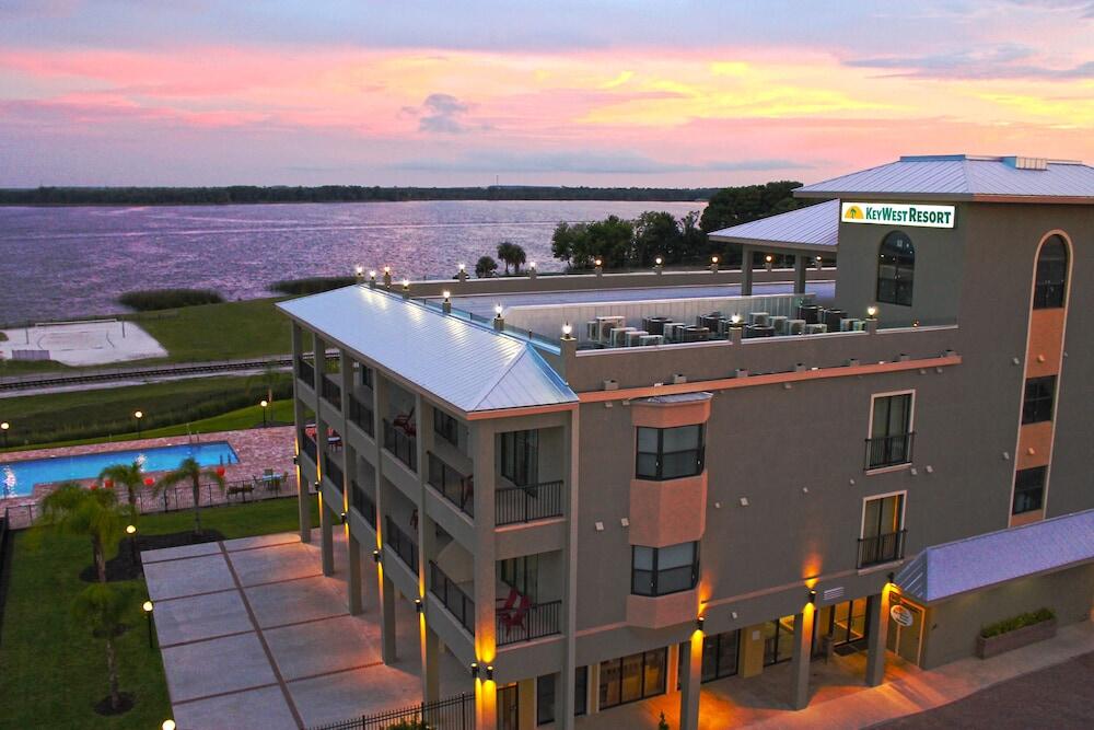 Picture of The Citrus on the Lake