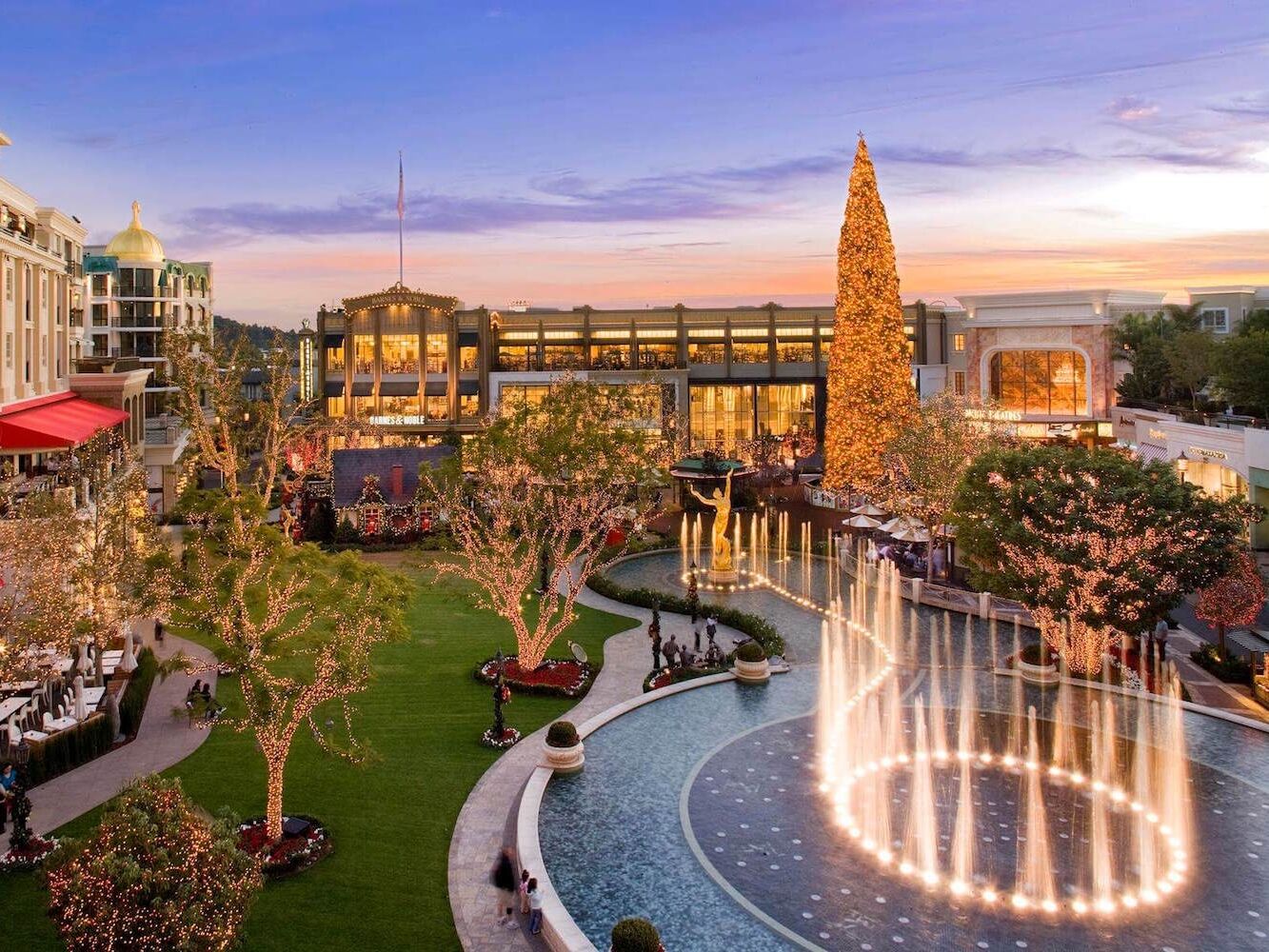 Picture of Shopping at The Americana at Brand