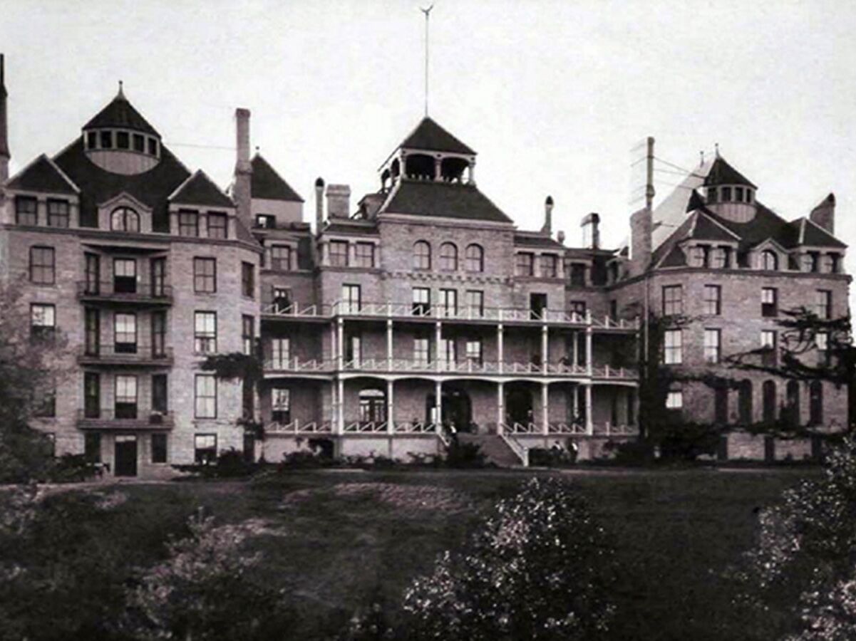 Picture of Crescent Hotel Ghost Tours