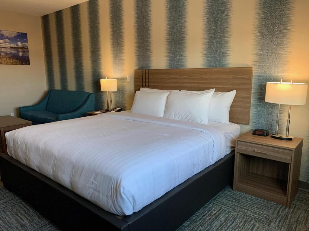 Picture of Meridian Inn & Suites Regina Airport