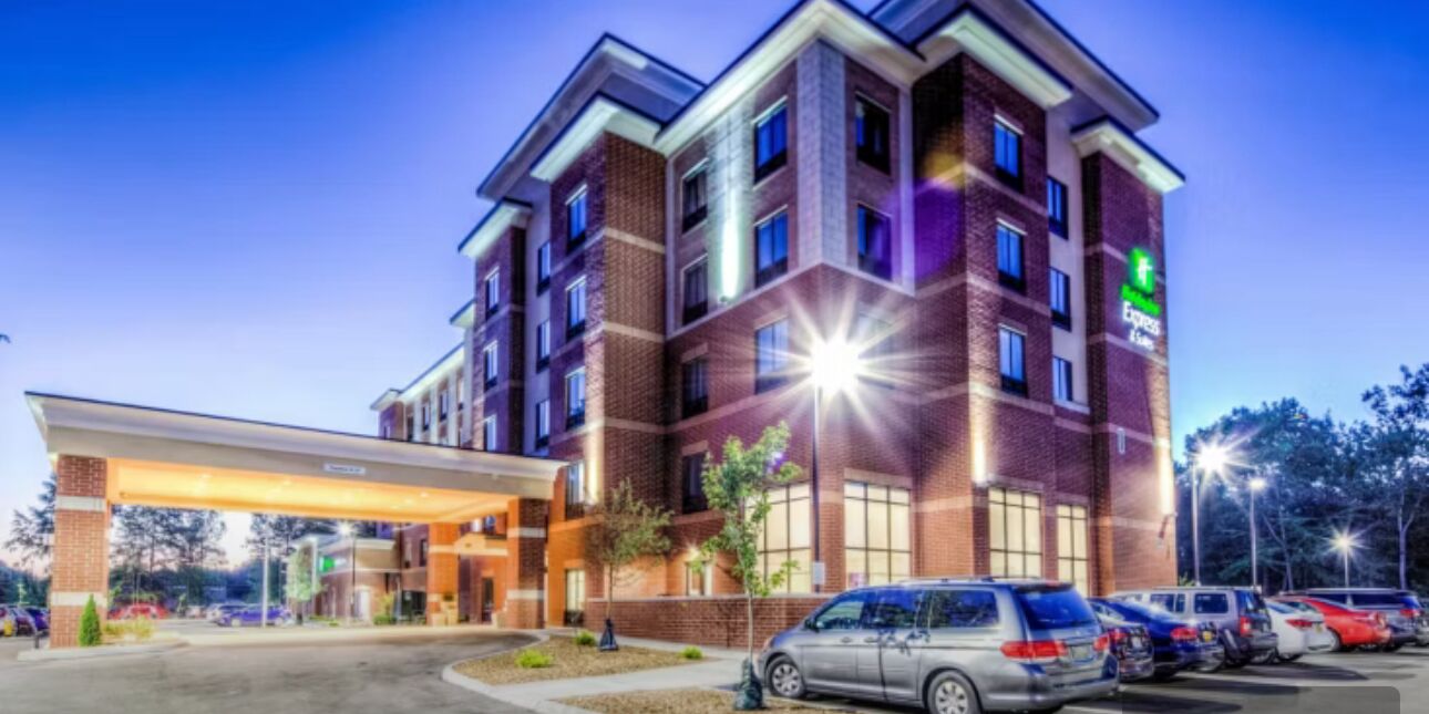Picture of Holiday Inn Express & Suites Cleveland West - Westlake, an IHG Hotel