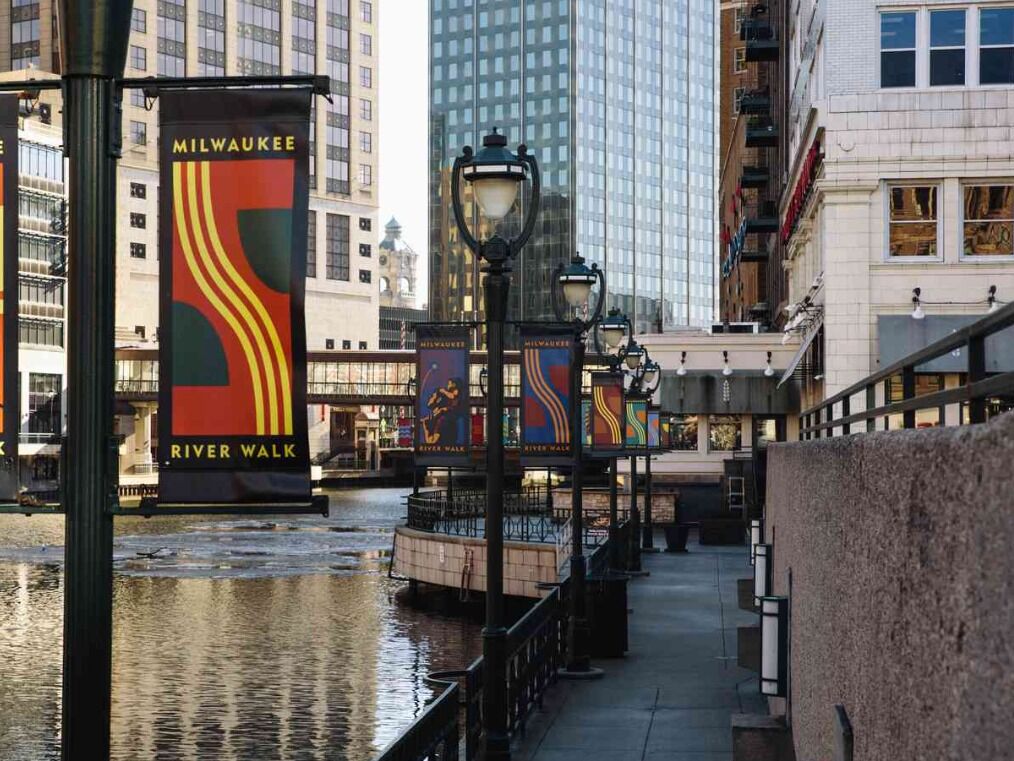 Picture of Milwaukee RiverWalk | East