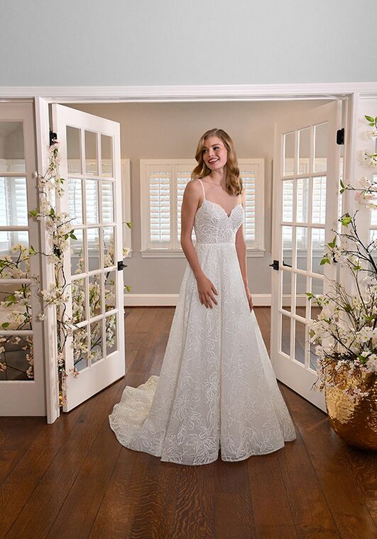 Essense of Australia D3311 Ball Gown Wedding Dress - 6