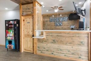 Picture of Rodeway Inn Broken Bow Hochatown