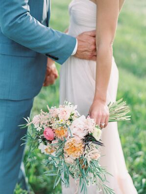 Organic Textured Peach and Blush Bouquet