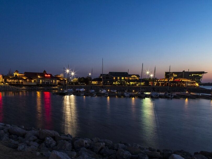 Picture of Restaurants at Lake Hefner