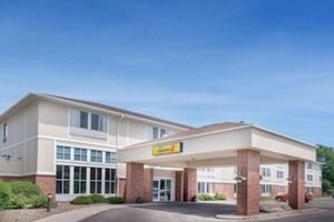 Picture of Super 8 by Wyndham Menomonie WI