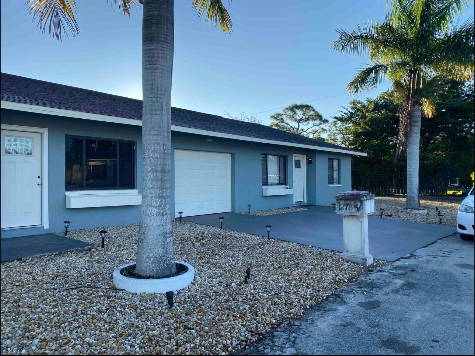 Picture of Airbnb: Bonita Beach Bungalow - 5 Minutes to Beach!