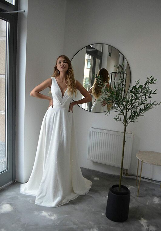 Olivia Bottega Minimalist Glitter Wedding Dress Kossy Sheath Wedding Dress - 5