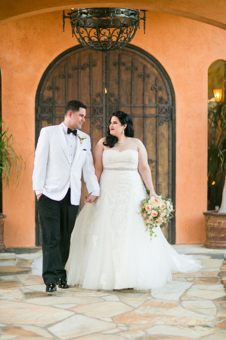 Vanessa Robles (29 and a glitter artist) and Christopher Foster (29 and a petroleum landman) barely knew each other in high school, but Christopher ha