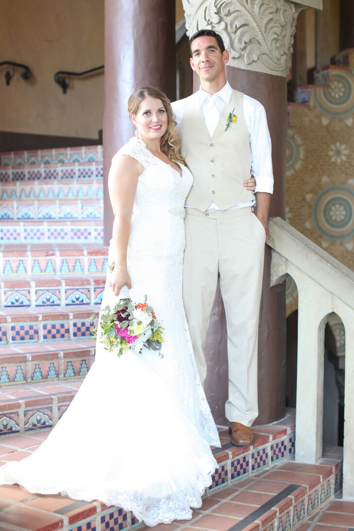 Sarah Savino (27 and a social worker) met now-husband, Joshua Robert (32 and a surgical technician) in the most unlikely of places: Craigslist. “He po