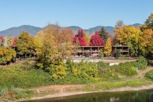 Picture of The Lodge at Riverside