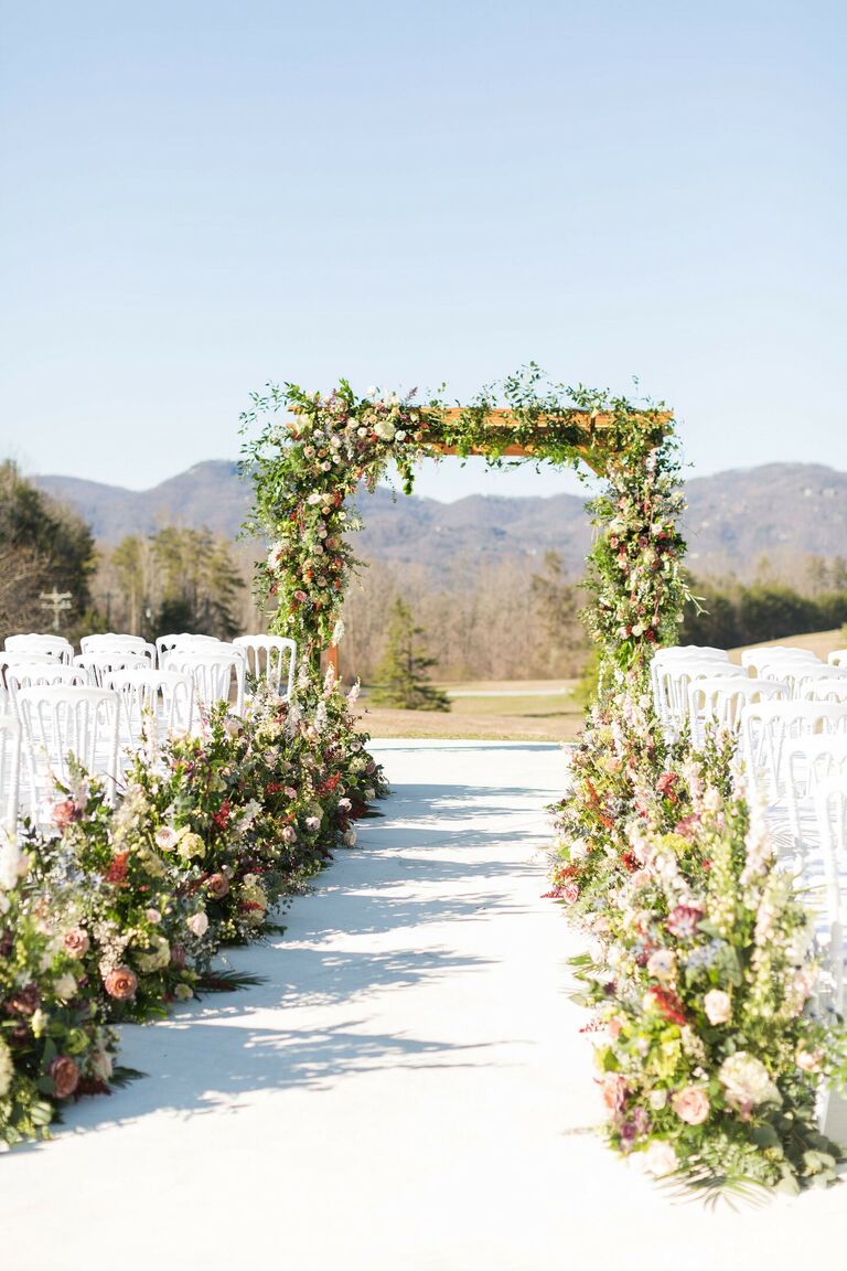50 Wedding Arch Ideas That Will Pop in Photos