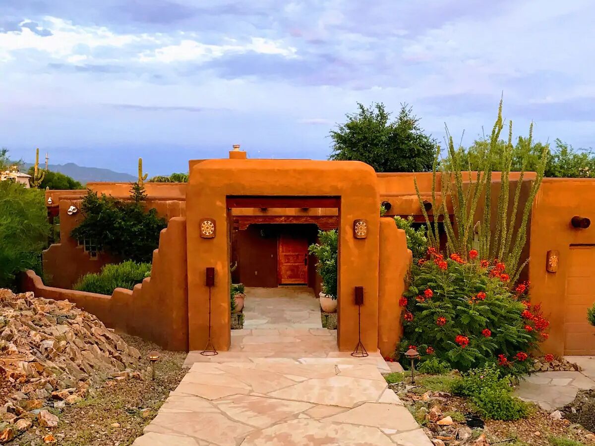 Picture of Stunning Southwest Style Vacation Home (AirBnB)