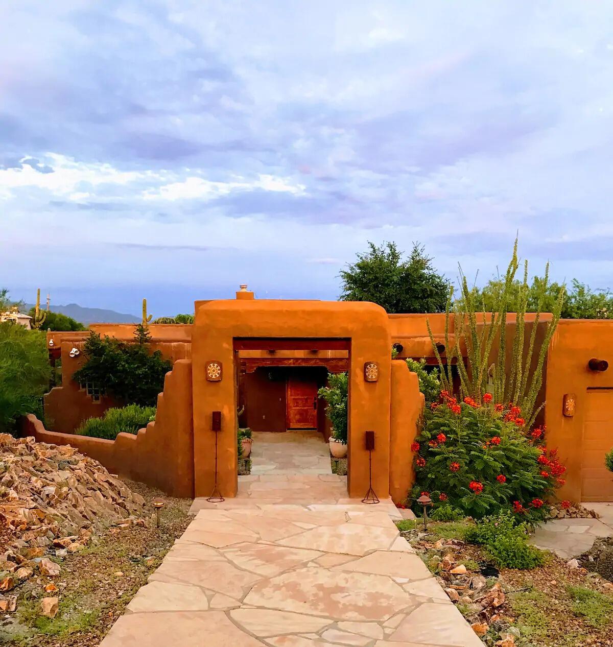 Picture of Stunning Southwest Style Vacation Home (AirBnB)