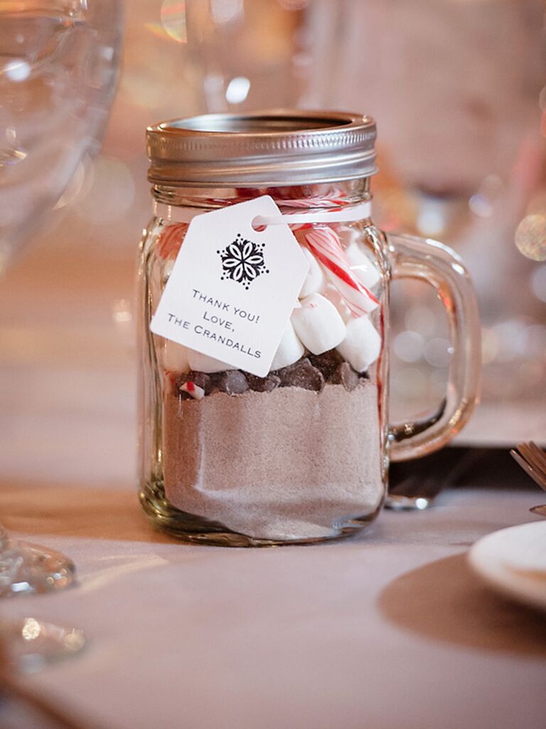 13 DIY Wedding Favors That Every Couple Can Pull Off