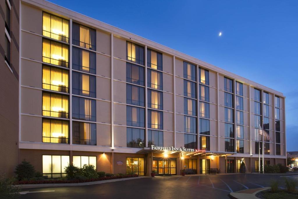 Picture of SpringHill Suites and Fairfield INN & Suites Downtown Louisville