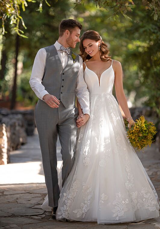 Essense of Australia D2810 Ball Gown Wedding Dress - 6
