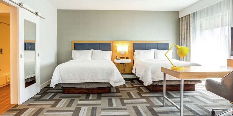 Picture of Hampton Inn & Suites Boston / Waltham 