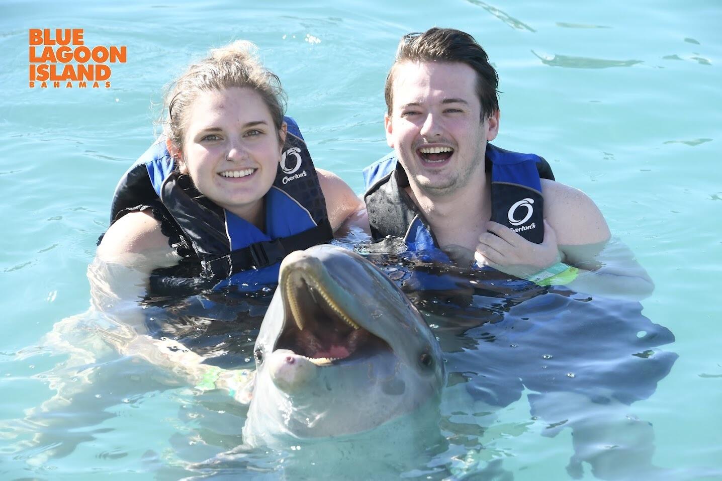 Going on their first international trip together, Jaina and Rob go on a Bahamas  cruise over New Years Eve.
