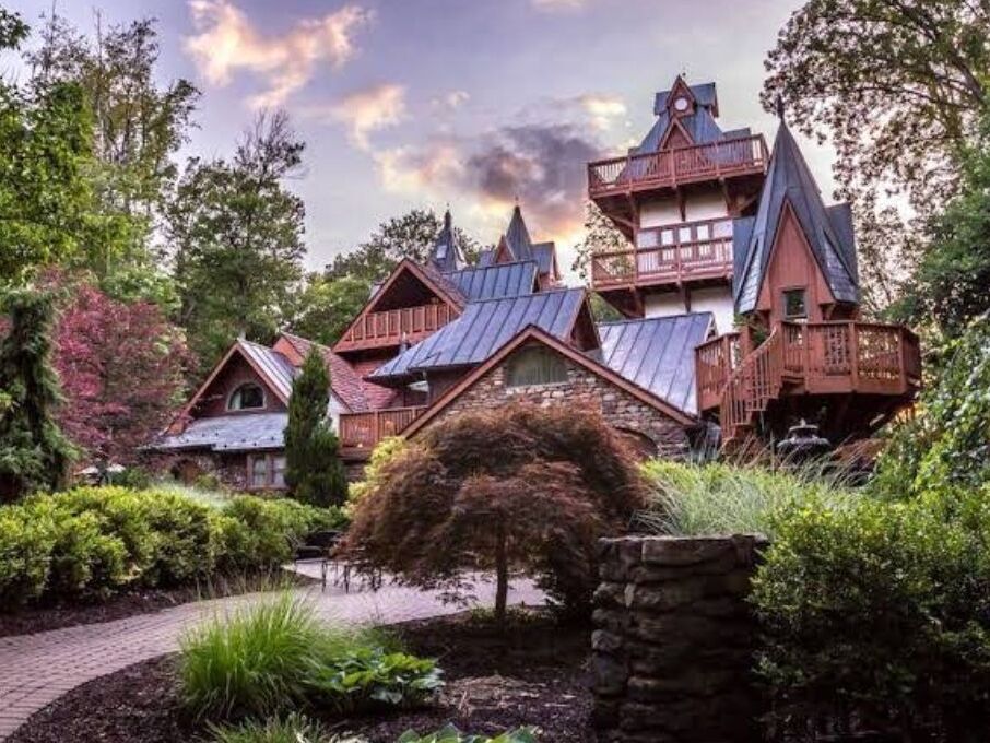 Picture of Landolls Mohican Castle Suites