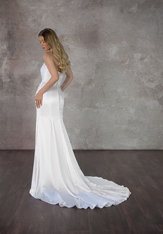 Essense of Australia D4034 Column Wedding Dress - 6