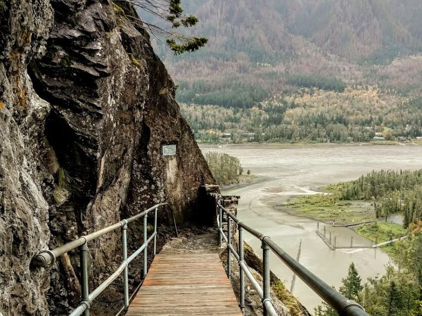 Picture of Beacon Rock Trailhead